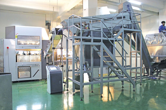 El moldeo por insuflación de aire comprimido del ANIMAL DOMÉSTICO automático trabaja a máquina eficacia alta y la operación fácil